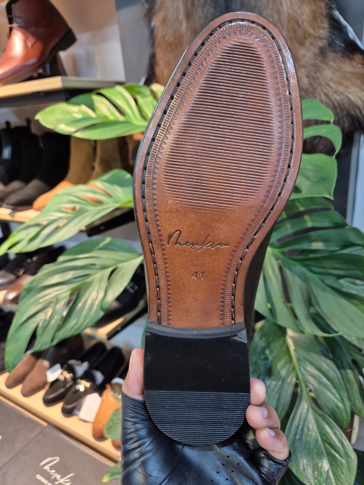 Valentino Nero Croc-Textured Wholecut Oxford Blake-Stitched Leather Sole | Hand-Finished Patina