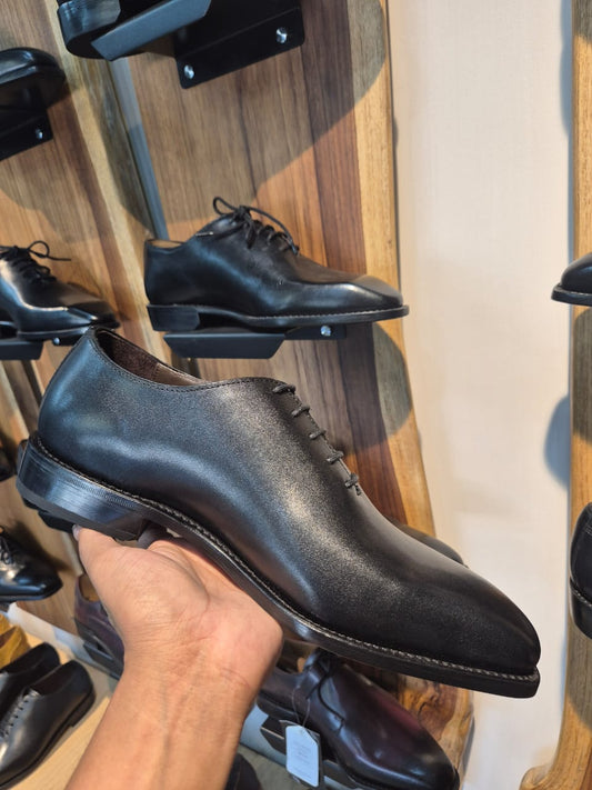 IMPERIO Goodyear Wholecut Oxfords - MERAKINO