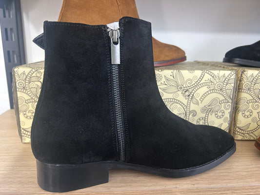 Monarch Suede - MERAKINO