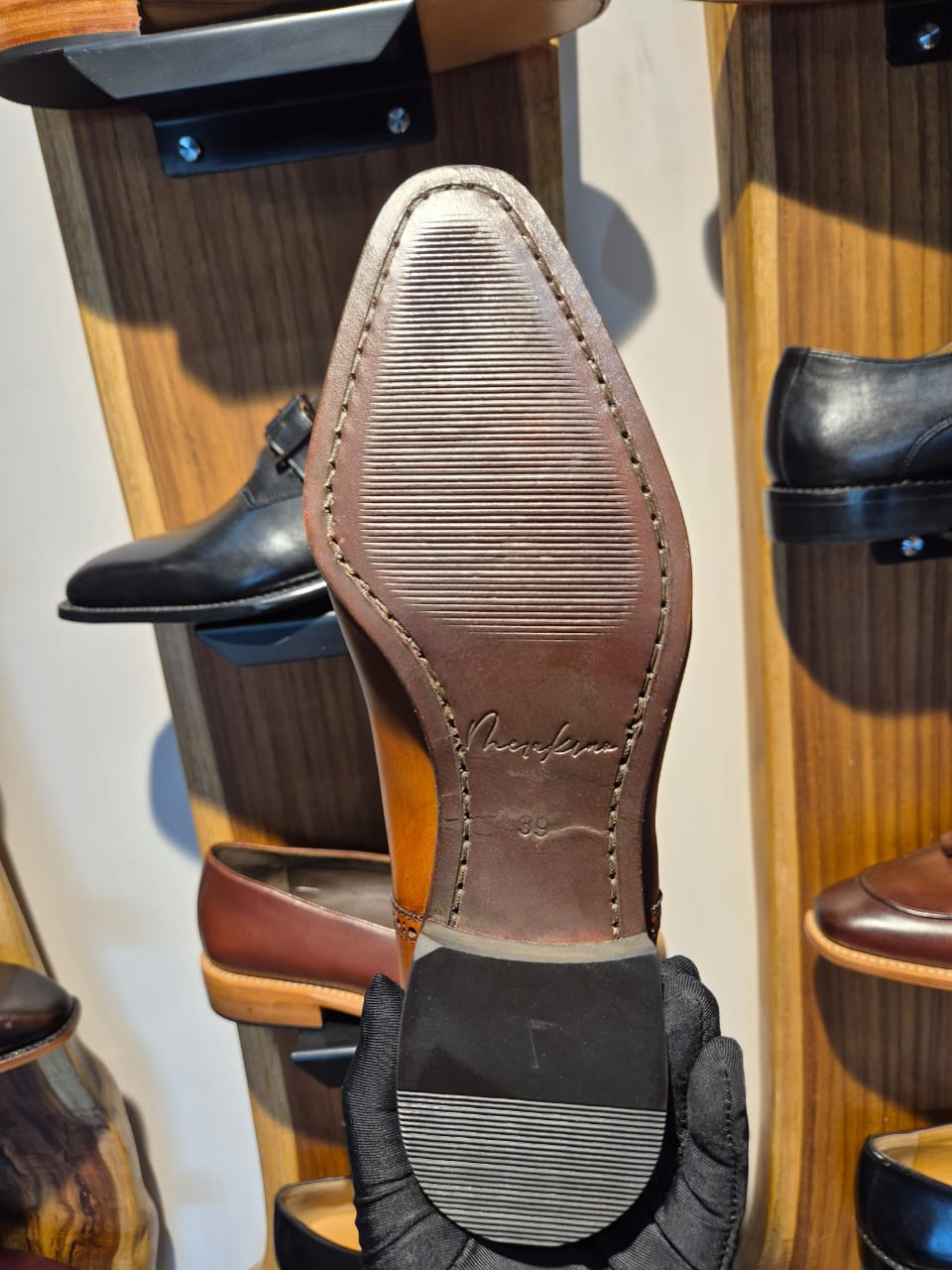 Noir Captoe - MERAKINO