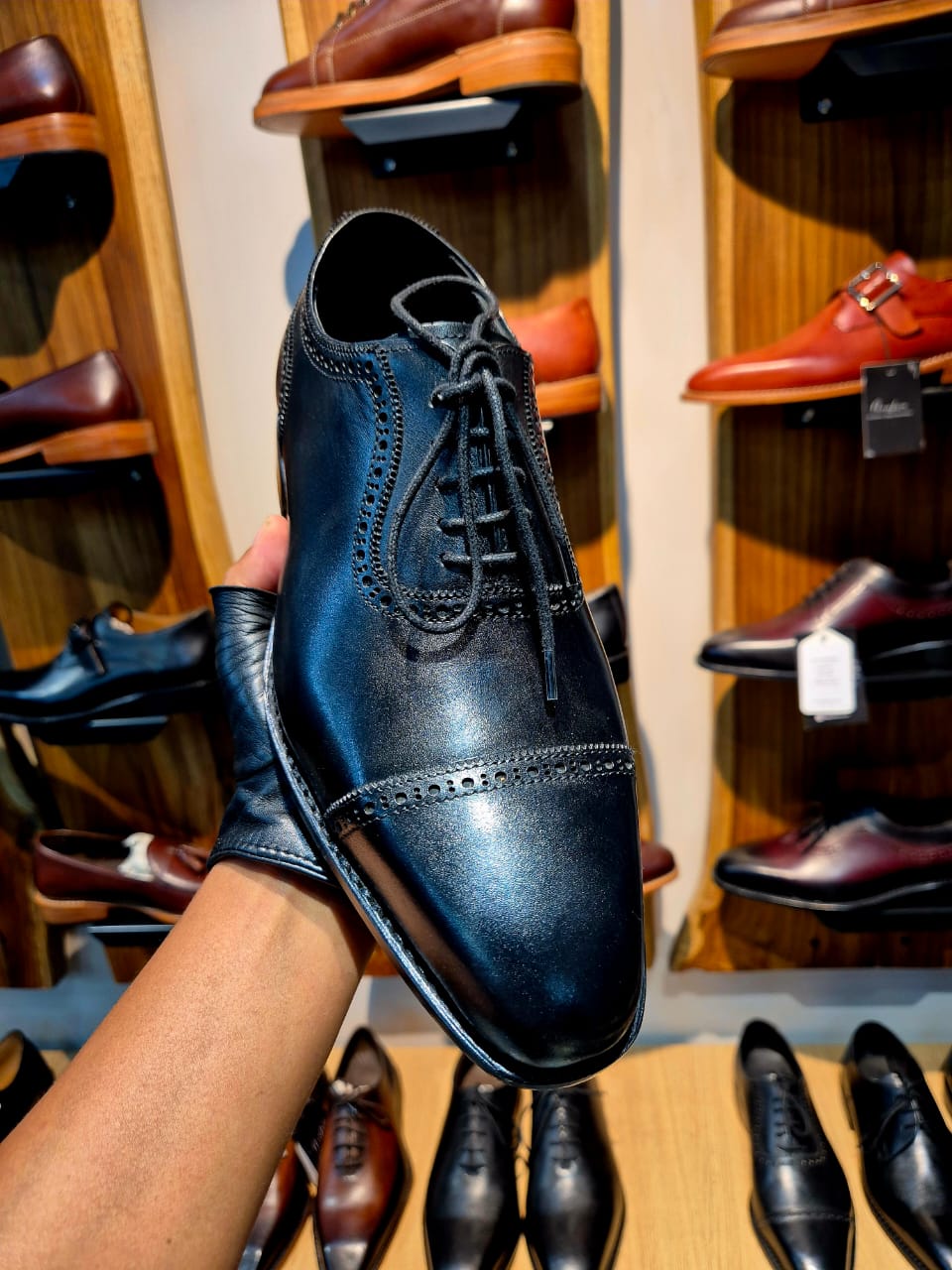 Sovereign Cap - Toe Oxford Pure Form. Absolute Authority. - MERAKINO