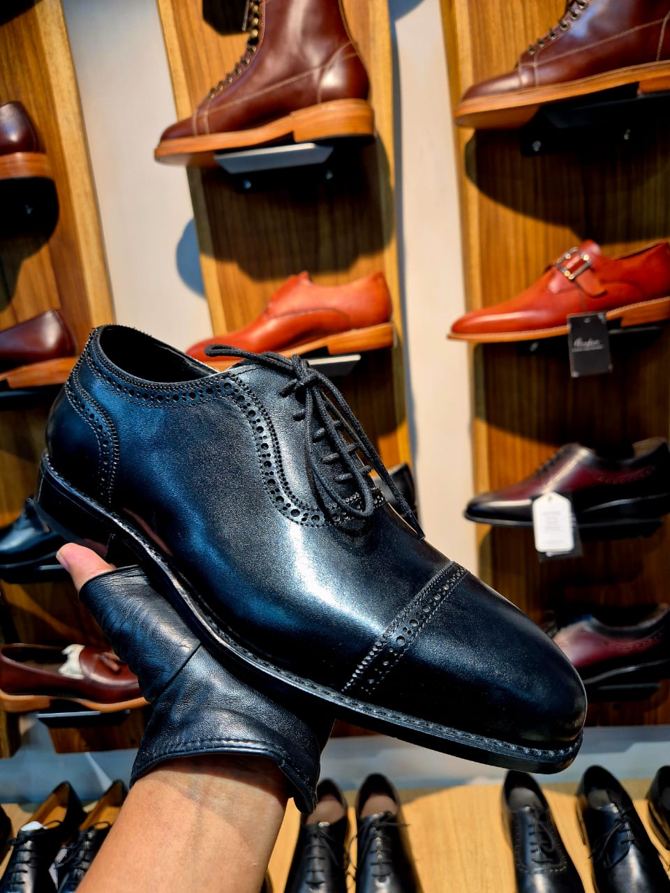 Sovereign Cap - Toe Oxford Pure Form. Absolute Authority. - MERAKINO