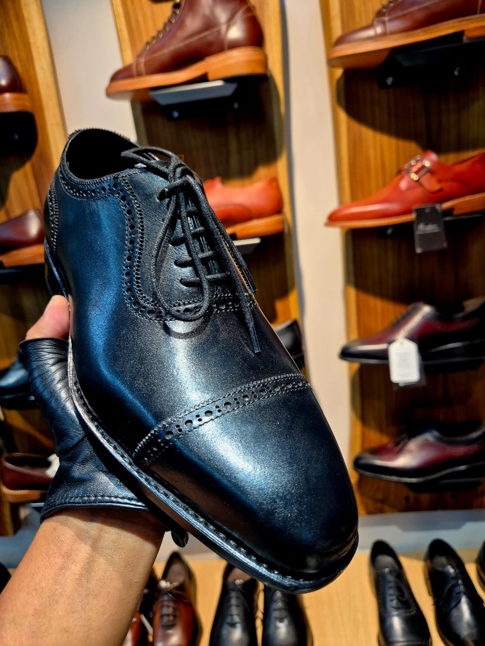 Sovereign Cap - Toe Oxford Pure Form. Absolute Authority. - MERAKINO